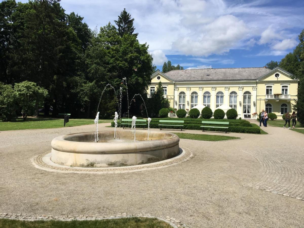 Bibi Apartament Apartment Jelenia Góra Екстериор снимка